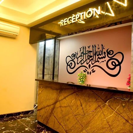 بيت شباب Charyana Lady Dorms أحمد أباد المظهر الخارجي الصورة